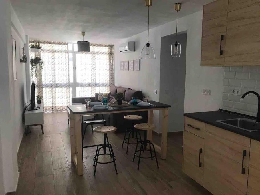 Ideal Apartamento En El Barrio De Las Delicias Málaga Exterior foto